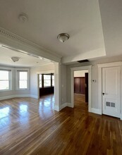 181 Harvard St, Unit 3 in Brookline, MA - Foto de edificio - Building Photo