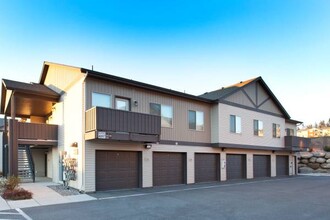 Residence at Mill River in Coeur d'Alene, ID - Foto de edificio - Building Photo