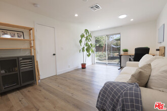 7058 Petit Ave in Los Angeles, CA - Building Photo - Building Photo