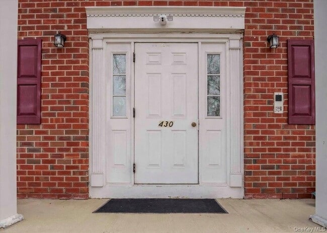 property at 430 Somerset Dr