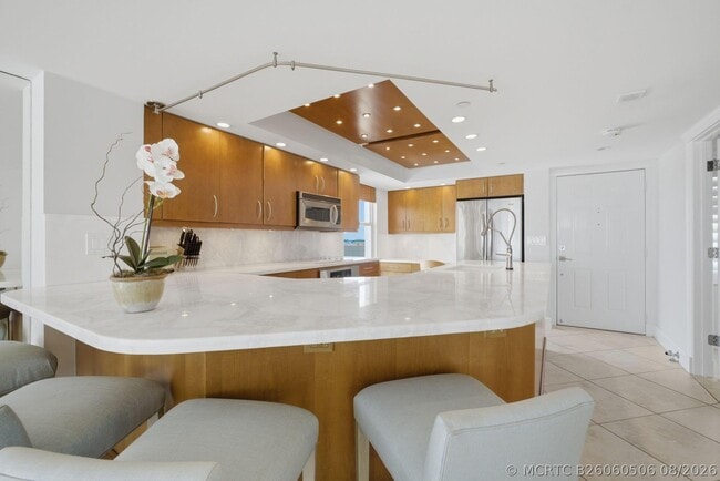 property at 3901 S Flagler Dr