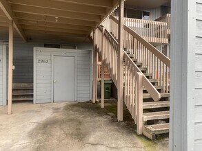 2963 W Lorraine Ave in Roseburg, OR - Building Photo - Building Photo