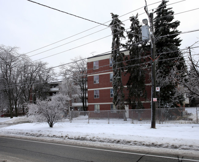 170 Sentinel Rd in Toronto, ON - Building Photo - Building Photo