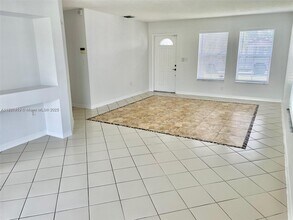14232 SW 163rd St in Miami, FL - Building Photo - Building Photo