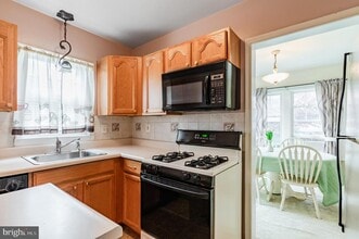2462 Ardsley Ave in Glenside, PA - Building Photo - Building Photo