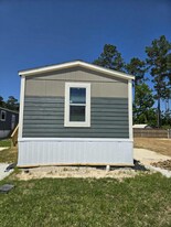 22261 McCleskey Rd in New Caney, TX - Building Photo