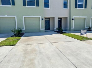 11094 Crescent Deer Dr in Land O Lakes, FL - Building Photo - Building Photo