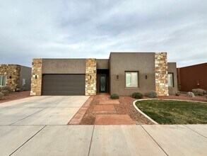 3271 S Retreat Dr in Hurricane, UT - Building Photo - Building Photo