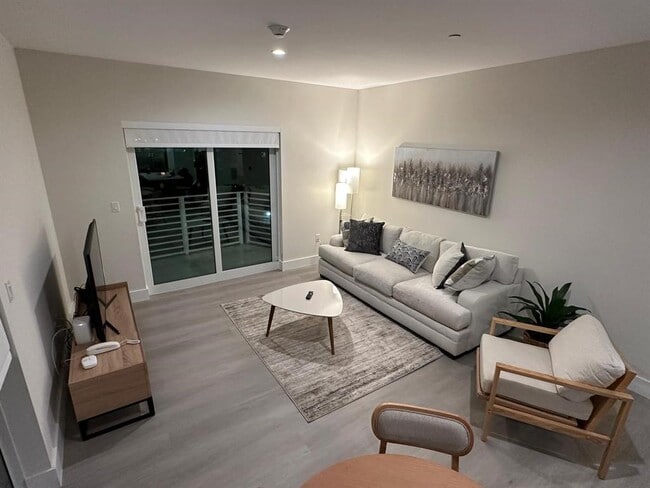 1938 Jackson St, Unit 502 in Hollywood, FL - Building Photo - Building Photo