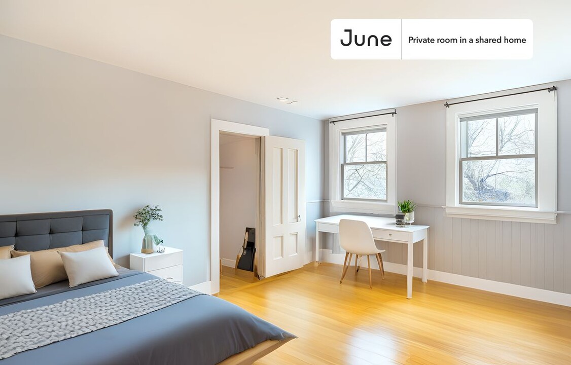 Private bedroom in 5 bed/2.5 bath Home in Boston, MA - Building Photo