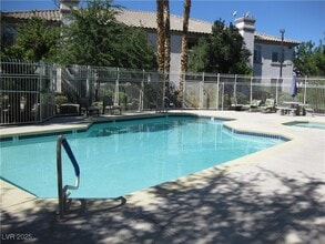 4555 E Sahara Ave in Las Vegas, NV - Building Photo - Building Photo