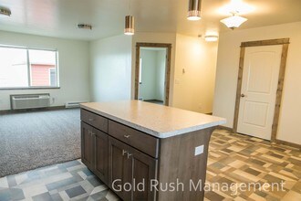 911 Gibbon St-Unit -4 in Helena, MT - Building Photo - Building Photo