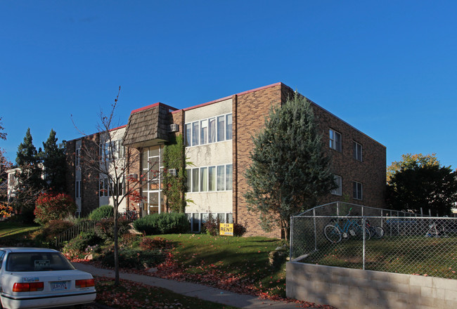 3530 18th Ave S in Minneapolis, MN - Foto de edificio - Building Photo