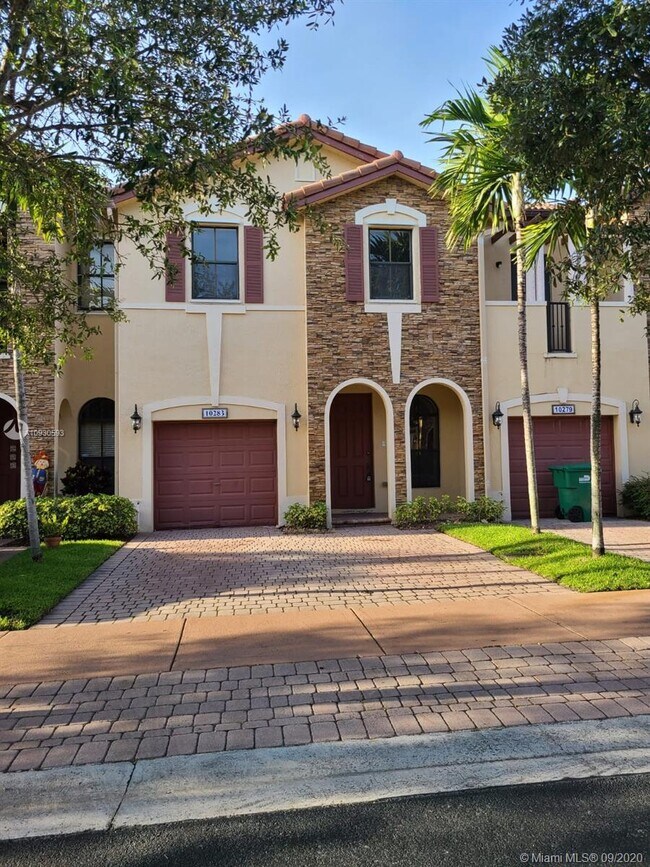 10283 NW 30th Terrace-Unit -10283 in Doral, FL - Building Photo - Building Photo