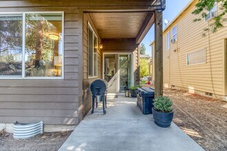 447 SW Garfield Ave in Bend, OR - Building Photo - Building Photo