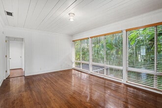 240 Oleander Ave in Palm Beach, FL - Building Photo - Building Photo