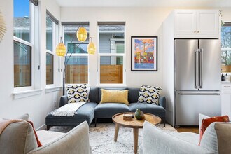 4404 37th Ave SW, Unit SI ID1054655P in Seattle, WA - Building Photo - Building Photo