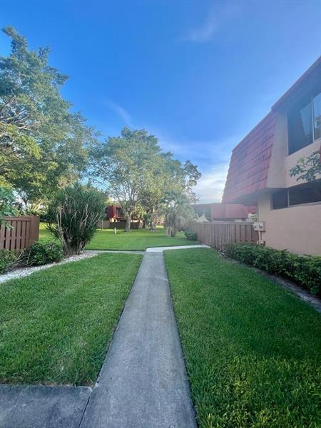 8099 Severn Dr in Boca Raton, FL - Building Photo - Building Photo