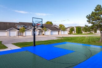 Cove at Crystal Lake in Green Bay, WI - Foto de edificio - Building Photo