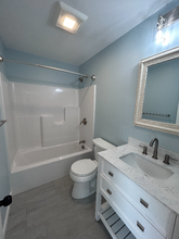 9 Angle St-Unit -A in Dover, NH - Foto de edificio - Building Photo