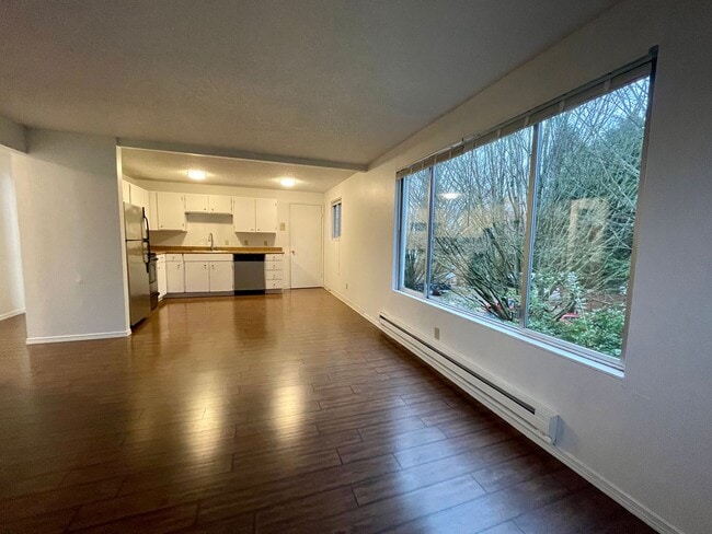 150 22nd Ave E