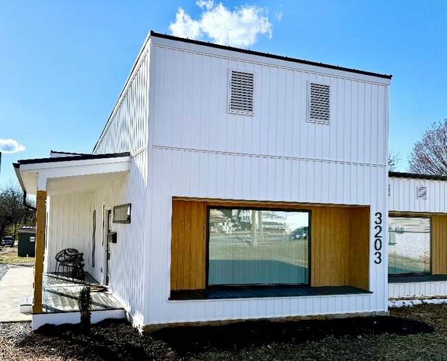 property at 3203 Memorial Ave