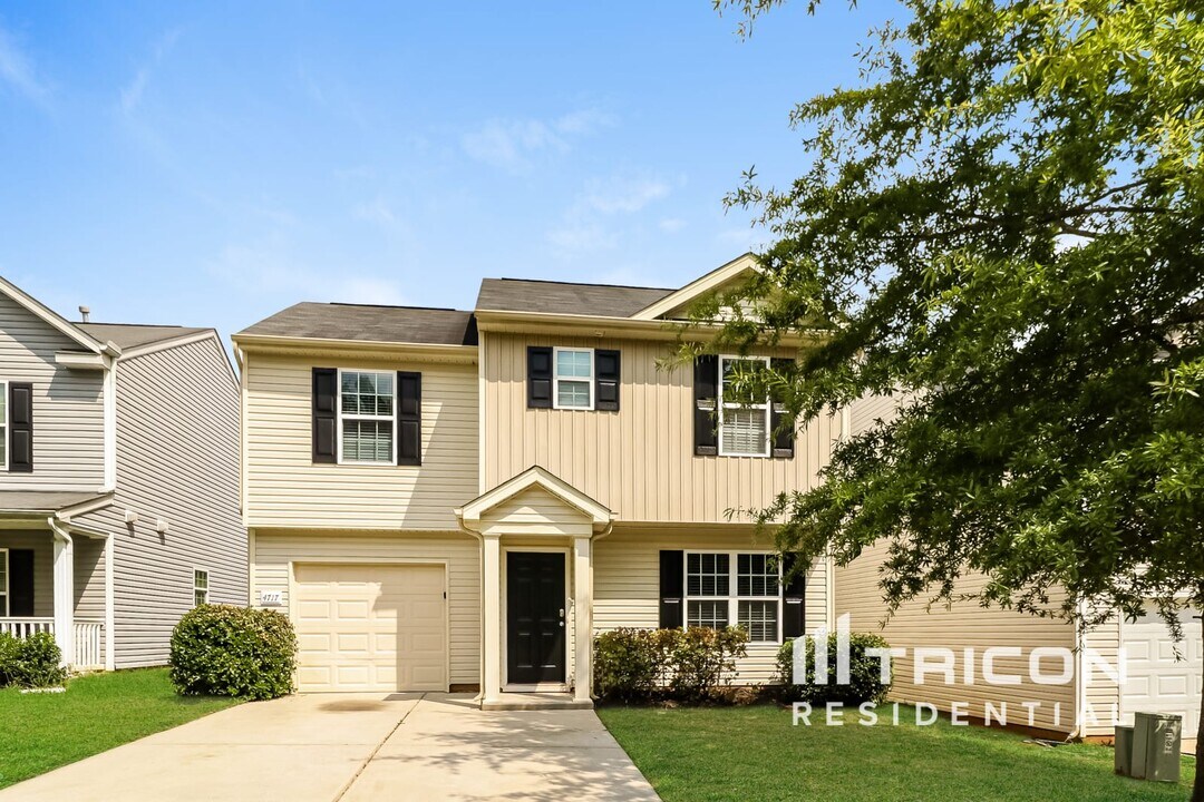 4717 Brewer Dr in Charlotte, NC - Building Photo