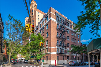 35 Clark St in Brooklyn, NY - Foto de edificio - Primary Photo