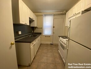 9 Barrows St, Unit B in Boston, MA - Building Photo - Building Photo