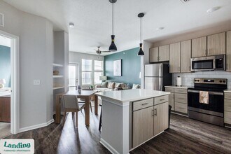 1431 Dixie Hwy, Unit 1-1328 in Covington, KY - Building Photo - Building Photo