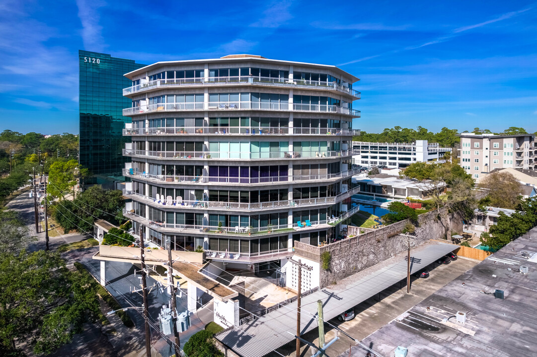 Fifty Fifty Woodway in Houston, TX - Foto de edificio