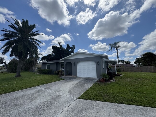 116 Morningside Rd in Venice, FL - Building Photo - Building Photo