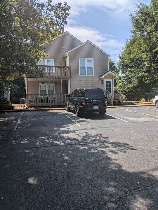 2167 6th St NW in Hickory, NC - Building Photo