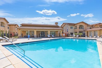 Heritage Landing Apartments in Chico, CA - Foto de edificio - Building Photo