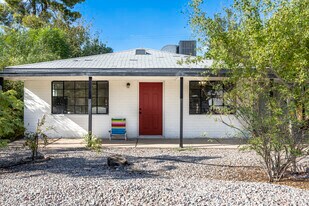 1324 E Hall St in Tempe, AZ - Building Photo