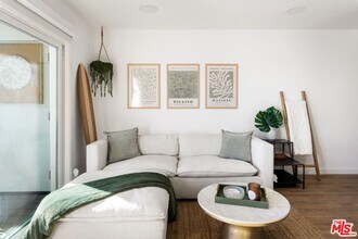 20638 Pacific Coast Hwy in Malibu, CA - Building Photo - Building Photo