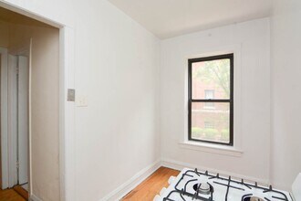 3308 W Schubert Ave in Chicago, IL - Foto de edificio - Building Photo