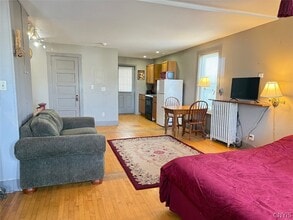 1 S Jefferson St in Pulaski, NY - Building Photo - Building Photo