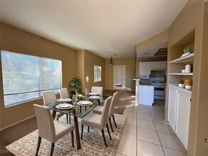 9470 Peace Way in Las Vegas, NV - Building Photo - Building Photo
