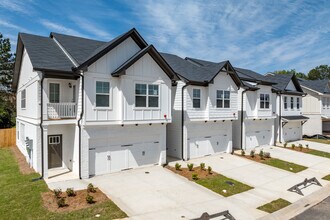 Vaughn Townhomes in Conyers, GA - Building Photo - Building Photo