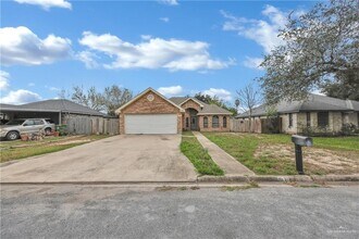 23 Tulip Cir in Alamo, TX - Building Photo - Building Photo
