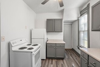 1400 Knapp St in Oshkosh, WI - Building Photo - Building Photo