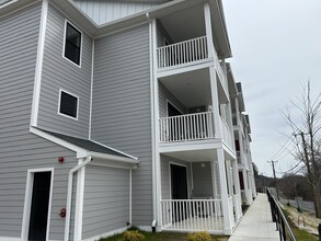 401 Albany Turnpike in Canton, CT - Building Photo - Building Photo