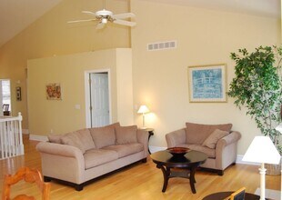 95 Eagle Ridge Rd in Lake Orion, MI - Building Photo - Building Photo