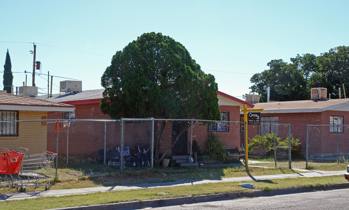 8632 Lawson St in El Paso, TX - Foto de edificio