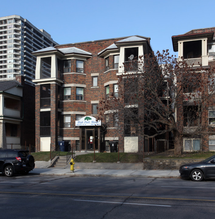 High Park Manor in Toronto, ON - Building Photo