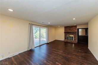 25111 S Woodland Rd in Beachwood, OH - Building Photo - Building Photo