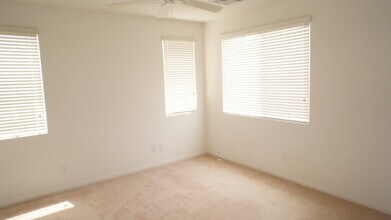 1025 Viale Placenza Pl in Henderson, NV - Building Photo - Building Photo
