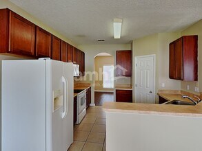 9183 Prosperity Lake Dr in Jacksonville, FL - Building Photo - Building Photo