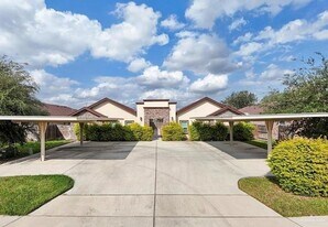 3813 Valeria St, Unit 3 in Edinburg, TX - Building Photo